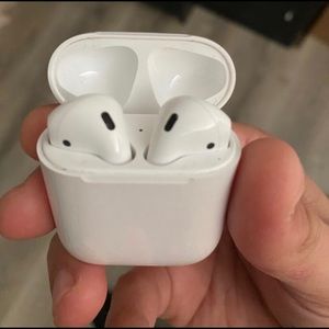 AirPods